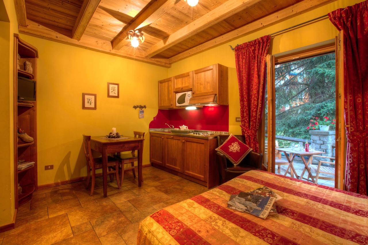 B&B Residence Checrouit Курмайор Экстерьер фото